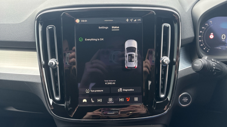 Volvo XC40 2.0 B3P Plus Black Edition 5dr Auto Petrol Estate